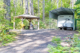 430 N Dow Creek Dr, Hoodsport, WA 98548