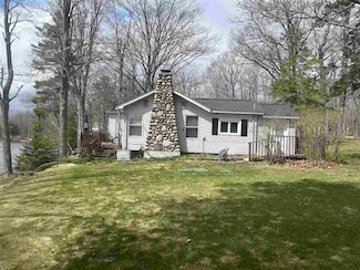 8226 Paradise Trail, Carp Lake, MI 49718