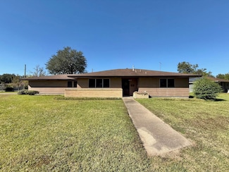 2310 13th St, Port Neches, TX 77651