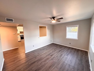 1050 Fm 970 Unit B, Florence, TX 76527