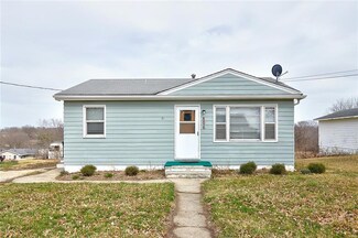 806 N J St, Indianola, IA 50125