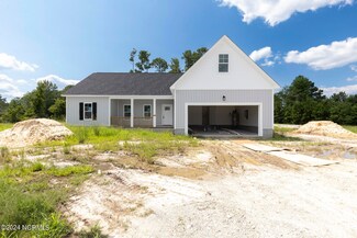 214 W Theriault Ct, Jacksonville, NC 28540
