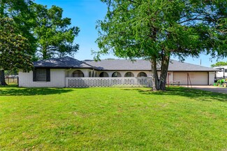 1609 Oak Grove Rd, Quitman, TX 75783