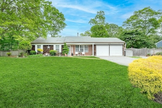 7 Cedar Heights Dr, Ridge, NY 11961