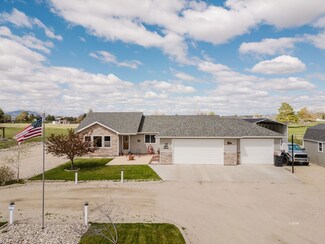 418 Flora Dr, Spring Creek, NV 89815