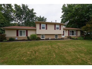 8060 Garnet Ave NE, Canton, OH 44721