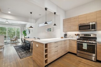 2809 St Emanuel St, Houston, TX 77004