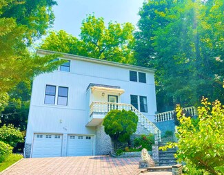 350 Bayview Ave Unit left side, Manhasset, NY 11030