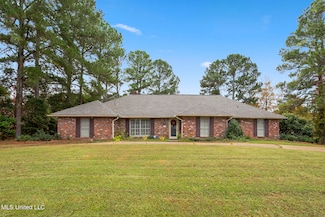 105 Brae Burn Dr, Jackson, MS 39211