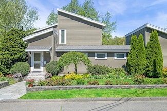 55 Stony Brook Rd, Marblehead, MA 01945