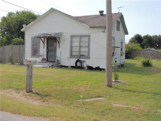 515 3rd St, Portland, TX 78374