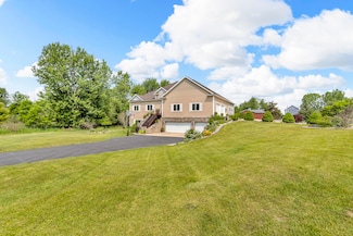 7910 Stony Lake Rd, Jackson, MI 49201