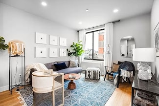 101 E 10th St Unit 8 a, New York, NY 10003