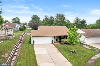 104 Lake View Ct, Columbus, NJ 08022