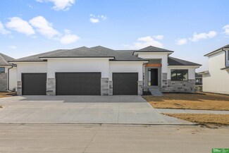 21131 Ellison Ave, Elkhorn, NE 68022