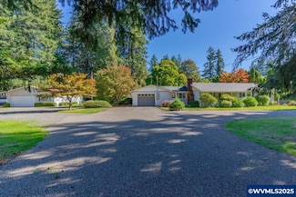 420 N 13th St, Lyons, OR 97358