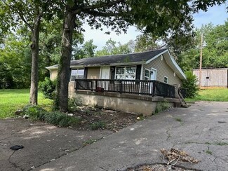 232 N Campbell Rd, Bowling Green, KY 42101