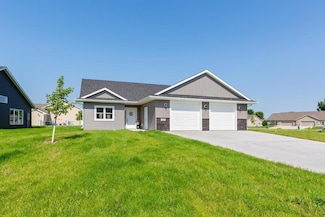 873 Escalade Ln SE, Owatonna, MN 55060