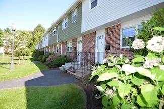 17 Bayberry Cir, Millis, MA 02054