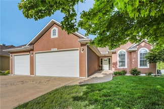 22510 Vincent St, Peculiar, MO 64078