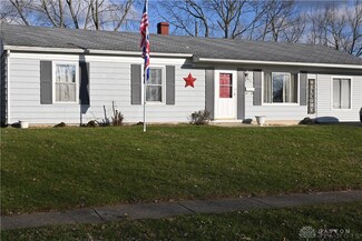 842 Edgewick Rd, New Carlisle, OH 45344