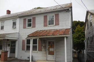 38 S Main St, Manchester, PA 17345