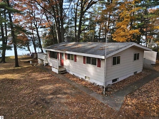 8661 Deadstream Rd, Honor, MI 49640