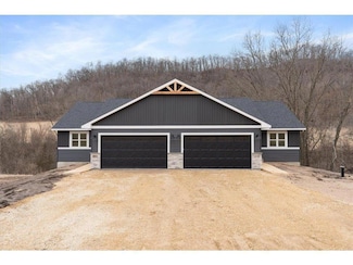 S1546 Shawnee Dr Unit B, Alma, WI 54610