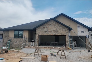 613 W Arbor Glenn Dr, Nixa, MO 65714