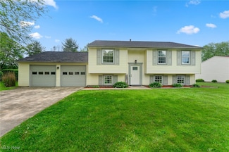 2666 Elizabeth Dr SW, Warren, OH 44481