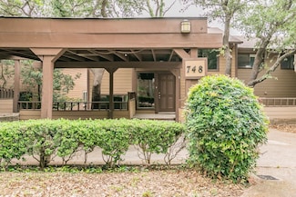 748 Haven Ln, Fort Worth, TX 76112