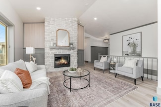5109 S Manchester Ct, Sioux Falls, SD 57108