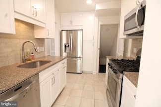 303 Commonwealth Ave, Alexandria, VA 22301
