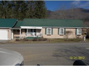 120 E 27th St S Unit 1, Big Stone Gap, VA 24219