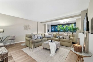 2 Hawthorne Place Unit 2P, Boston, MA 02114