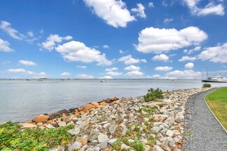 15 Chapel Hill Dr Unit 5, Plymouth, MA 02360