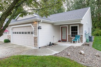 584 River Walk St Unit 19, Hastings, MI 49058