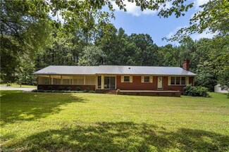 313 W Steeple Chase Rd, Greensboro, NC 27406