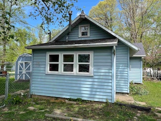 7374 W Upper Bensart Dr, Claypool, IN 46510