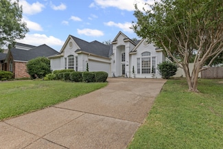 2114 Hunter Place Ln, Arlington, TX 76006