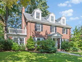 9 Larch Rd, Waban, MA 02468