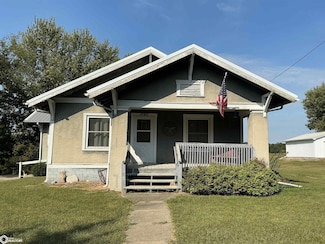 205 N 6th St, Mystic, IA 52574