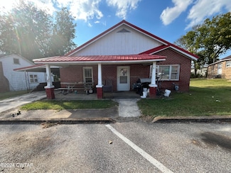 40 S Pleasant St, Decaturville, TN 38329