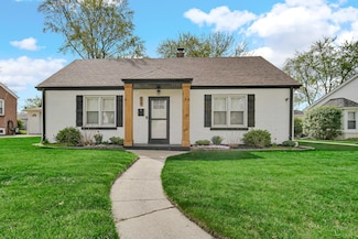 19 Beverly Blvd, Hobart, IN 46342