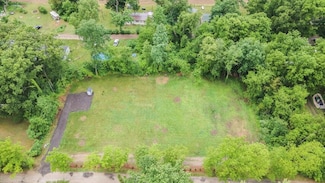 14080 Riverside Dr, Constantine, MI 49042