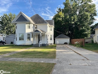 1506 11th St, Emmetsburg, IA 50536