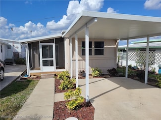 27 Lake Gardens Dr, Lake Placid, FL 33852