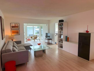 17 Colonial Club Dr Unit 305, Boynton Beach, FL 33435