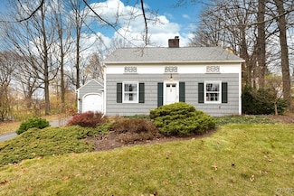 31 E Austin St, Skaneateles, NY 13152