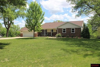 1010 Dr, Blue Earth, MN 56013
